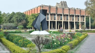  IIT Kanpur to offer vernacular technology and business courses. Details here